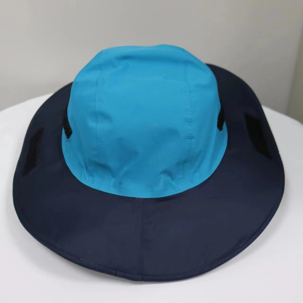 V888-ELOSUNG28650-202505191207-00 Light Blue Autumn-Winter Waterproof Sun Hat with Fleece Lining and Wide Brim - Image 1