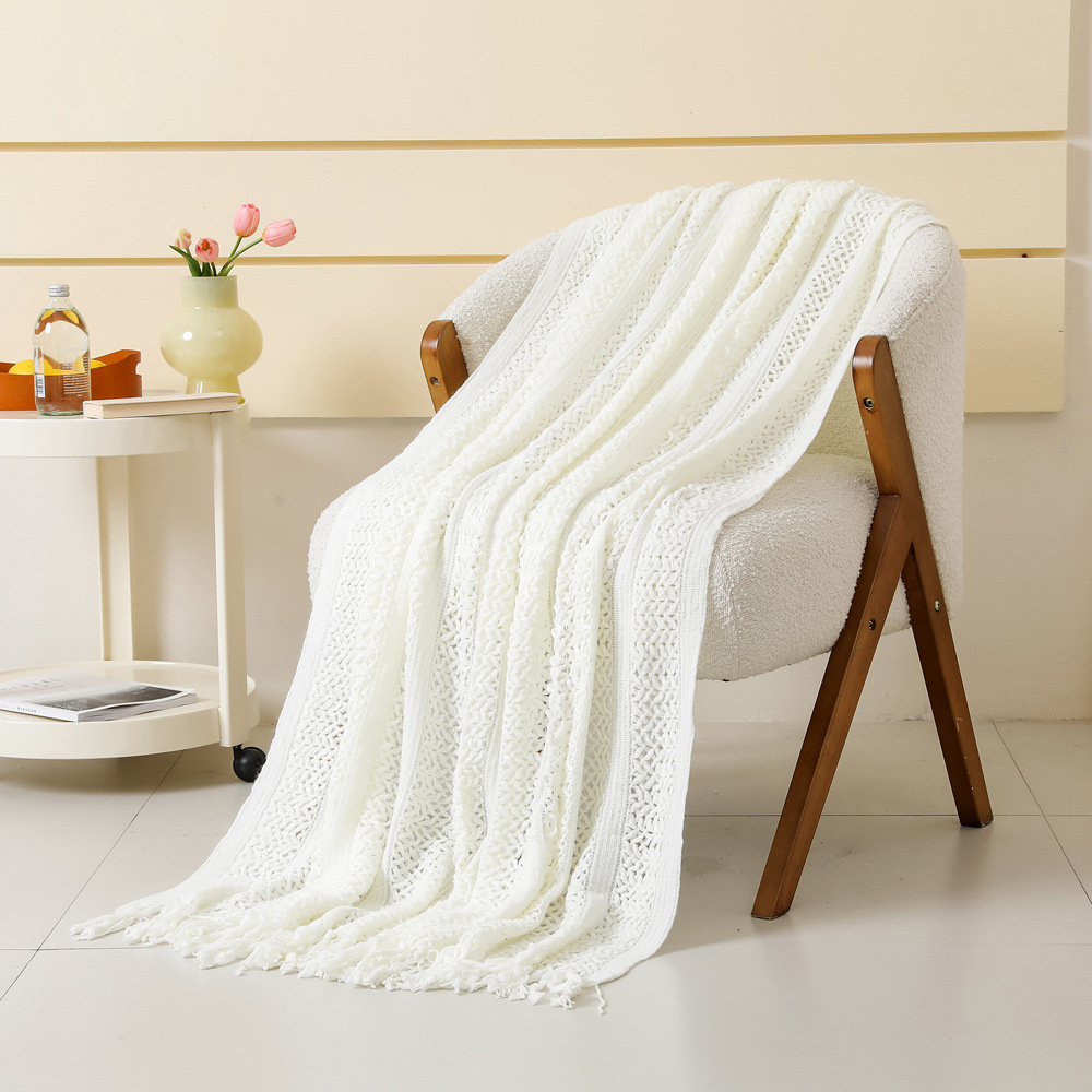 V888-ELOSUNG28782-202505231127-00 White Hollow Knitted Sofa Blanket with Tassels, 120 x 165 cm, 510g, Ideal for Hotel and Home - Image 1