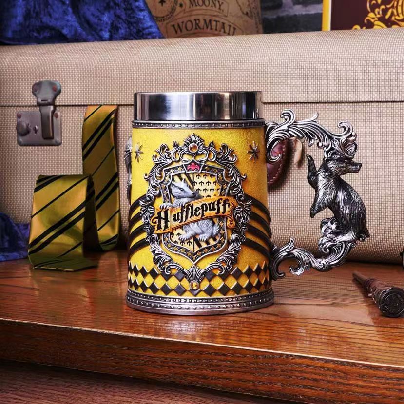 V888-ELOSUNG29847-202506191328-00 Collectible Fantasy House Crest Tankard Mug - 600ml Stainless Steel Lined Resin Beer Stein(yellow) - Image 1