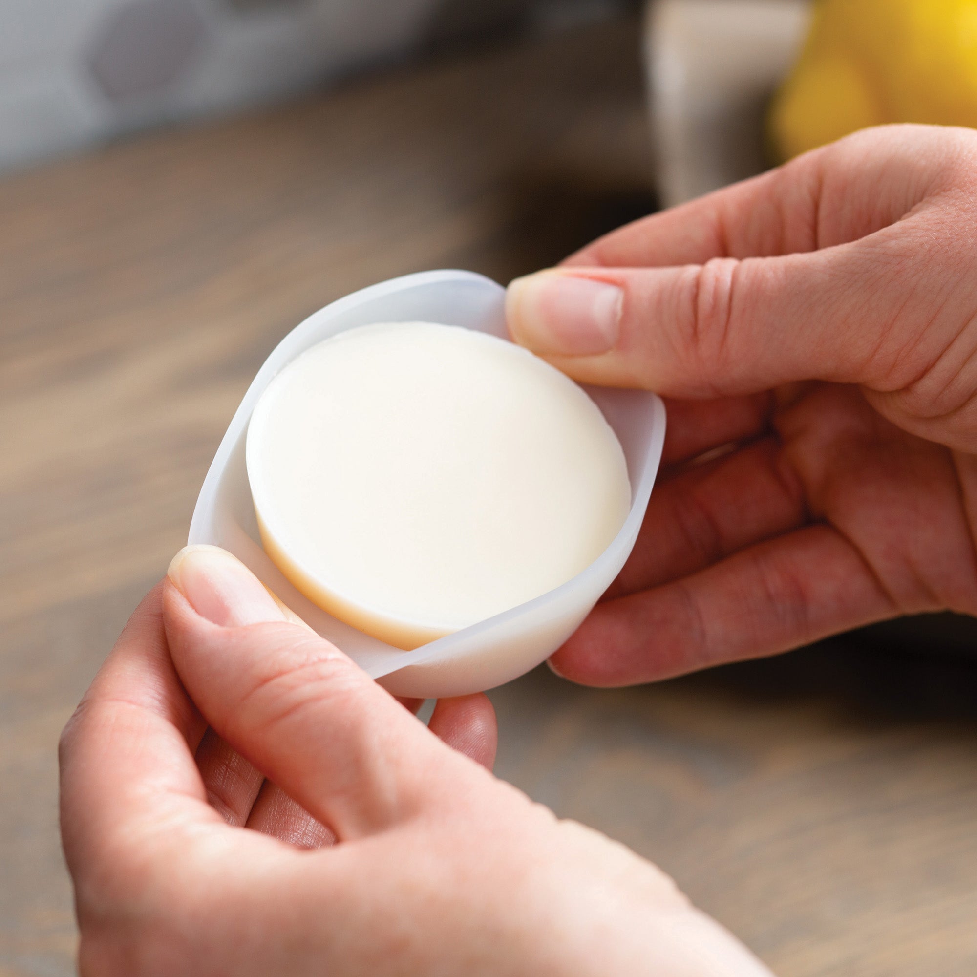 V1049-FLIP1-202508141725-00 Flip Dish - Small - Image 1