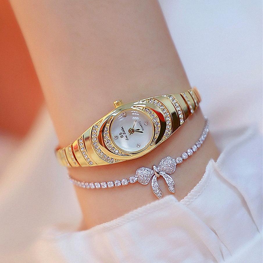 V562-B1086252060DBT-202508280945-00 Oval Chain Watch with Diamonds for Women - Gold - Image 1