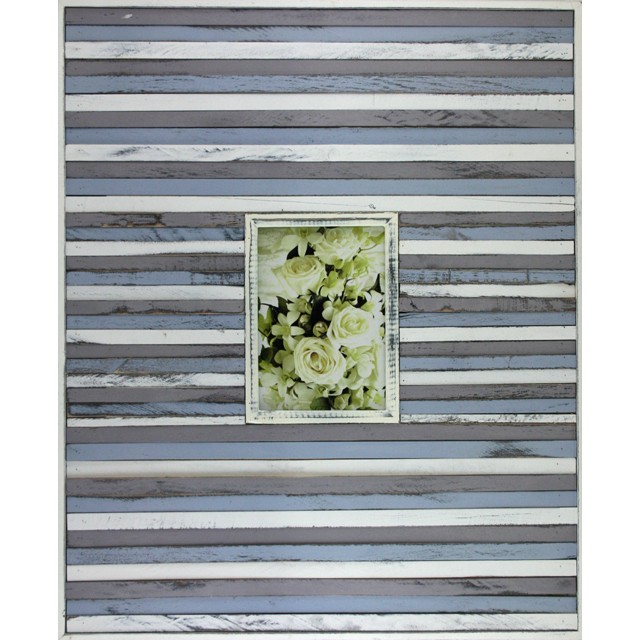 V637-WF-D75547-SML-202508260530-00 Single Photo Frame 50cm - Image 1