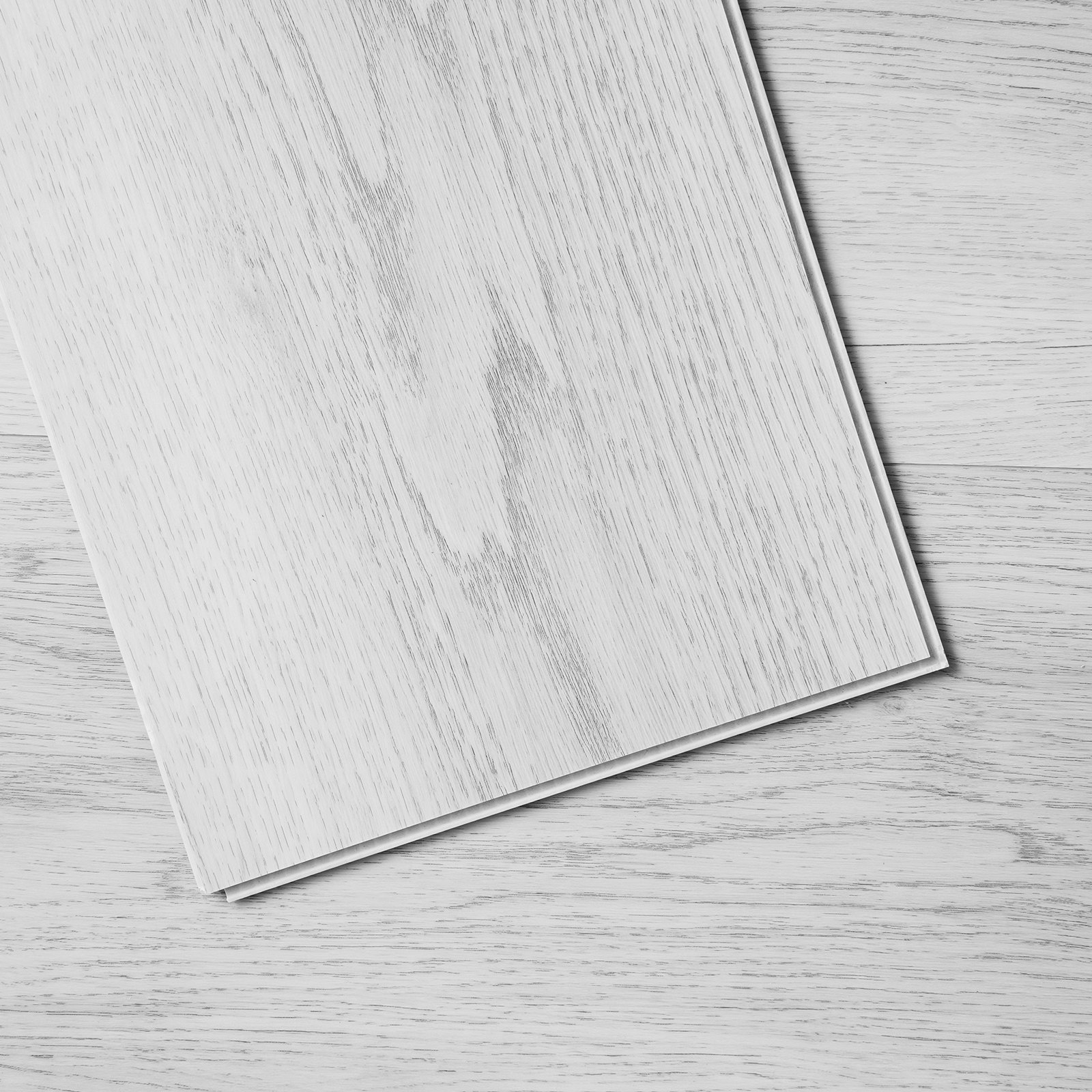 V952-LSYXJDDLSQHMPROS8V0-202507141237-00 VEVOR Interlocking Vinyl Floor Tiles 48 x 7.3 inch, 10 Tiles 5.5mm Thick Snap Together, Light Gray Wood Grain DIY Flooring for Kitchen, Dining Room, Bedrooms & Bathrooms, Easy for Home Decor - Image 1